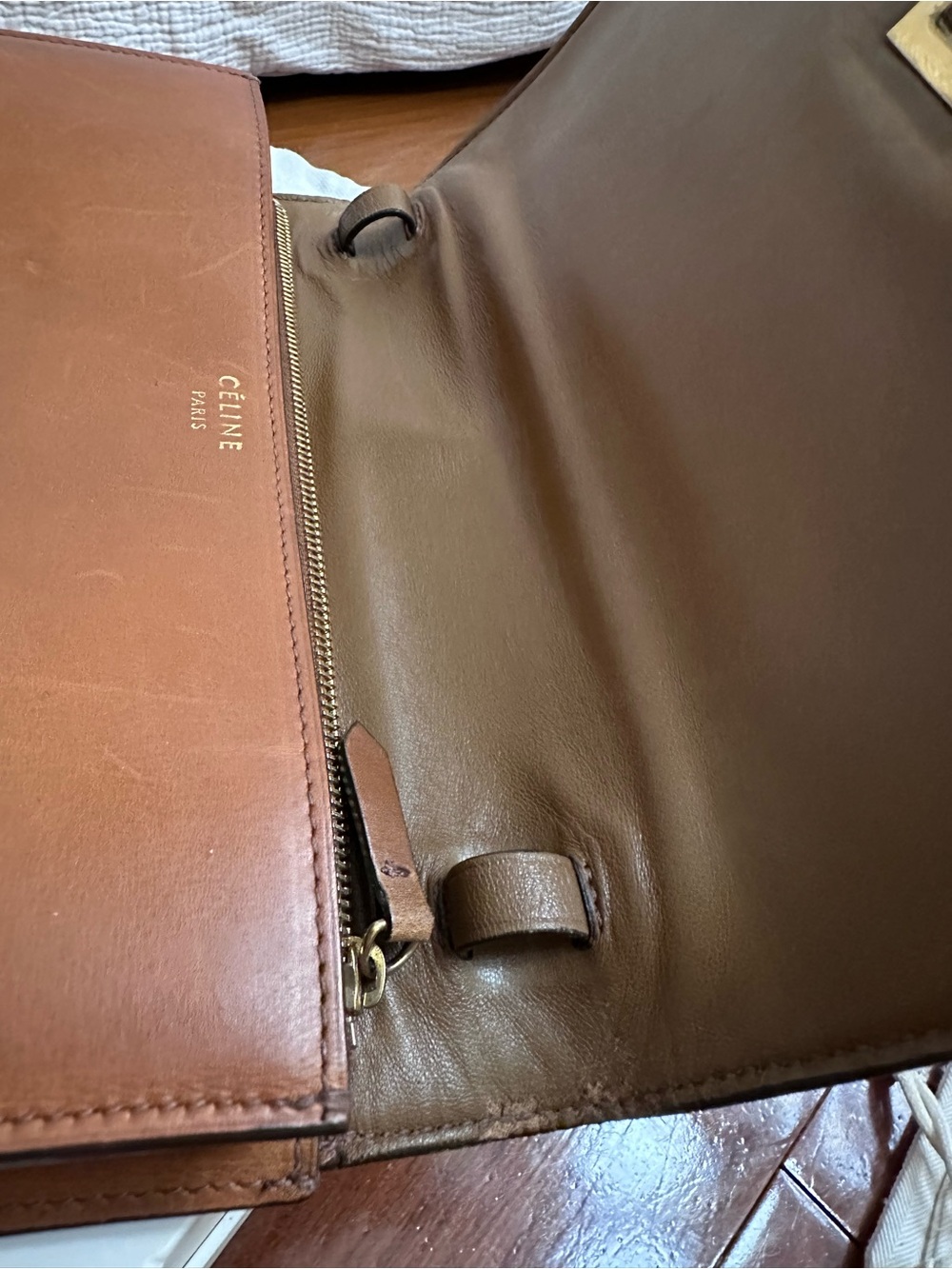 CELINE Phoebe Philo Classic Box Bag in Medium - Color Camel - Picture 8 of 17
